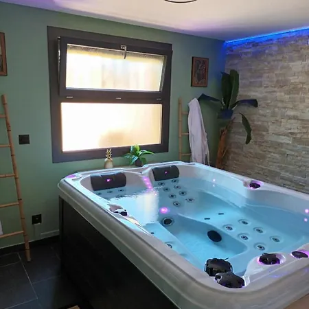 Superbe Avec Jacuzzi Et Exterieur *