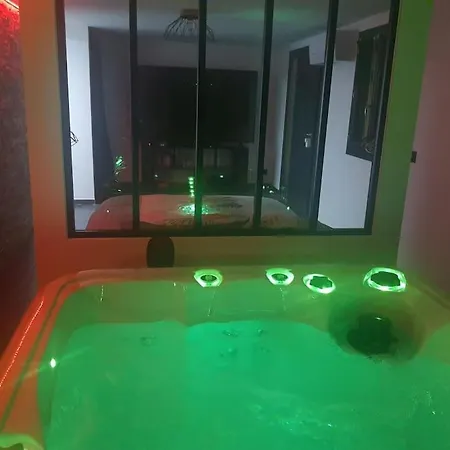 Superbe Avec Jacuzzi Et Exterieur 公寓